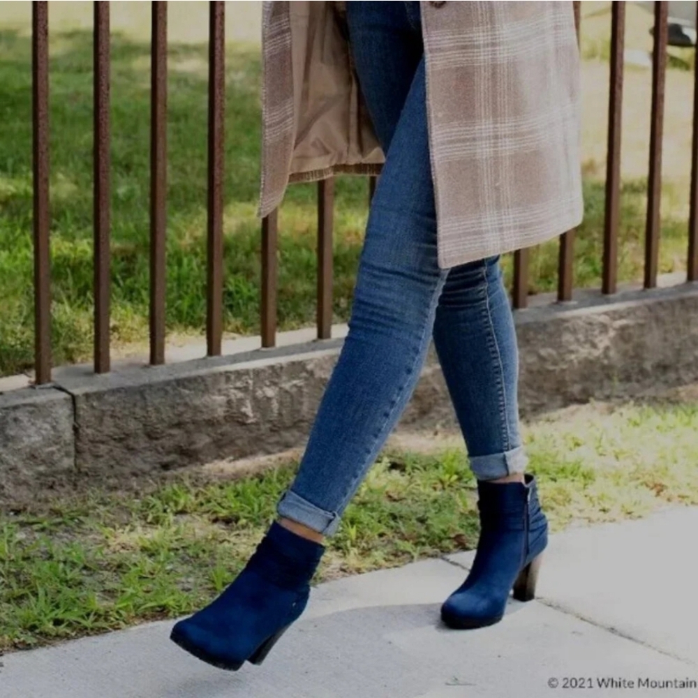 Rialto Spade Faux Suede Ankle Bootie in Midnight Size 9M - Picture 12 of 12